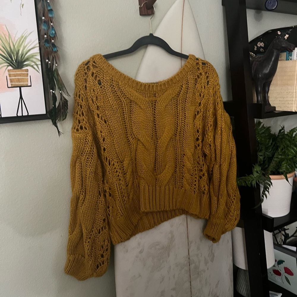 Light-weight, bubble-sleeve, knit sweater